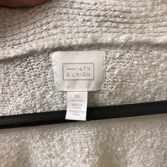 π 14th & Union XS Knit Cable Cardigan NWT!!! - Picture 3 of 6